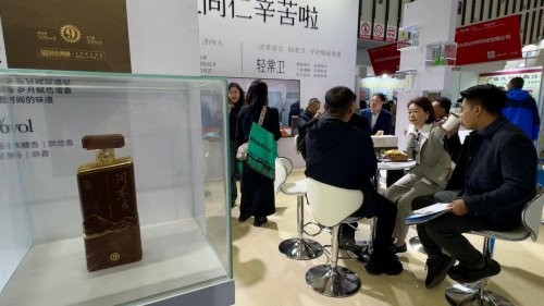 从 “伤身的对手” 到“养身的朋友”，葵花酒业问东方酒凭什么成南京药交会跨界爆款？