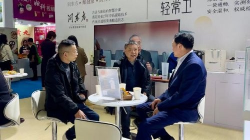 从 “伤身的对手” 到“养身的朋友”，葵花酒业问东方酒凭什么成南京药交会跨界爆款？