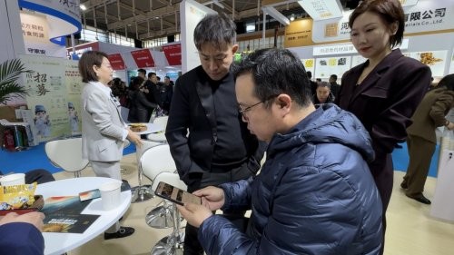 从 “伤身的对手” 到“养身的朋友”，葵花酒业问东方酒凭什么成南京药交会跨界爆款？