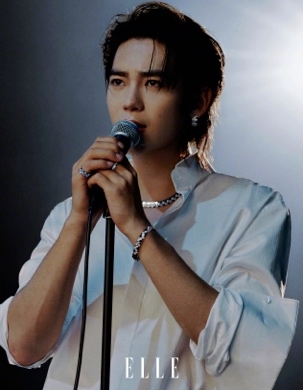 于适饰以CHAUMET登上《ELLE》12月刊闭年刊 以“蜂格”诠释真我光芒，共筑联结凝聚力量 