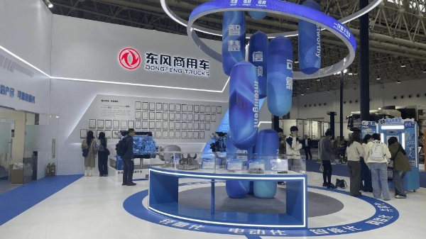 技术路线全覆盖，混动重卡双车出击，东风商用车如何定义绿色未来？ 