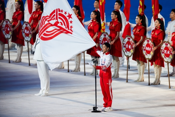 十五运会正式开幕，安踏全力为赛会保驾护航 