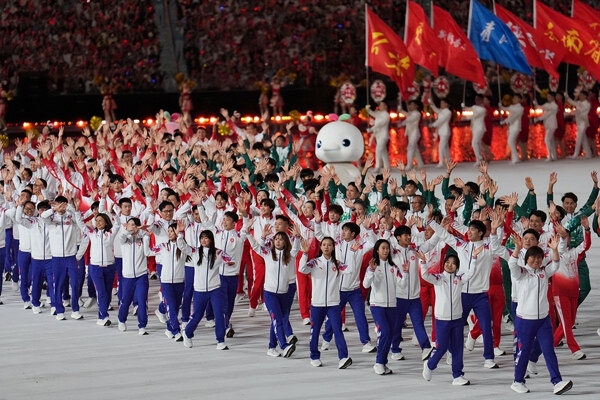 十五运会正式开幕，安踏全力为赛会保驾护航 