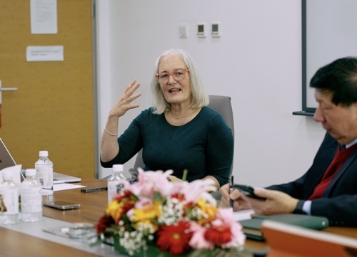 剑桥教育学院院长Hilary点赞Chat Tiddy：重新定义AI口语学习 