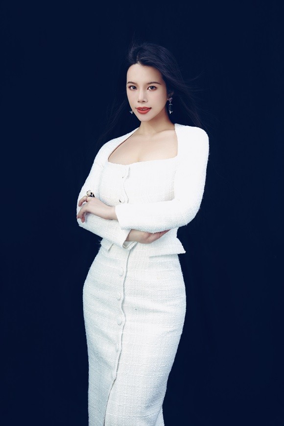 余晚晚正式进入梦天集团董事会，将以创意之力赋能 