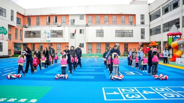 格兰云天第三座乡村儿童操场于安顺普定圆满落成 