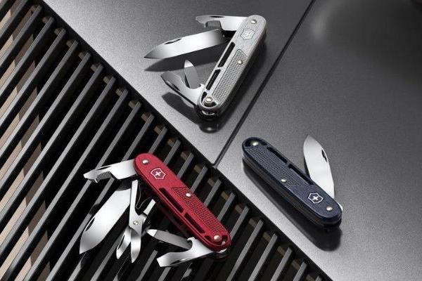 铝面新艺系列：标志性瑞士军刀的现代演绎 