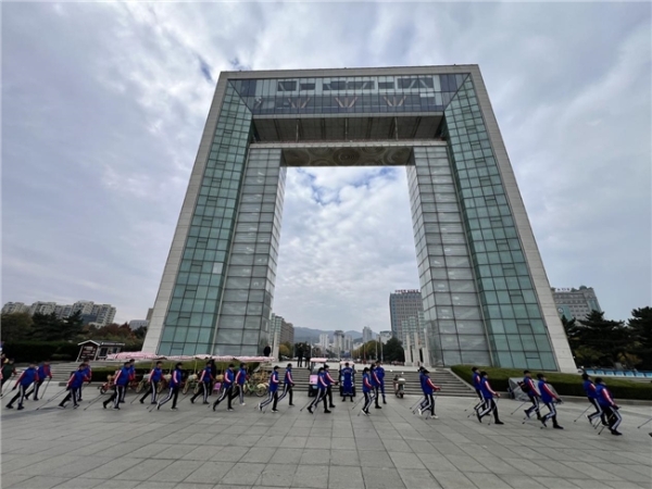 2025年“双11”全国持杖行走联动日活动开走 v