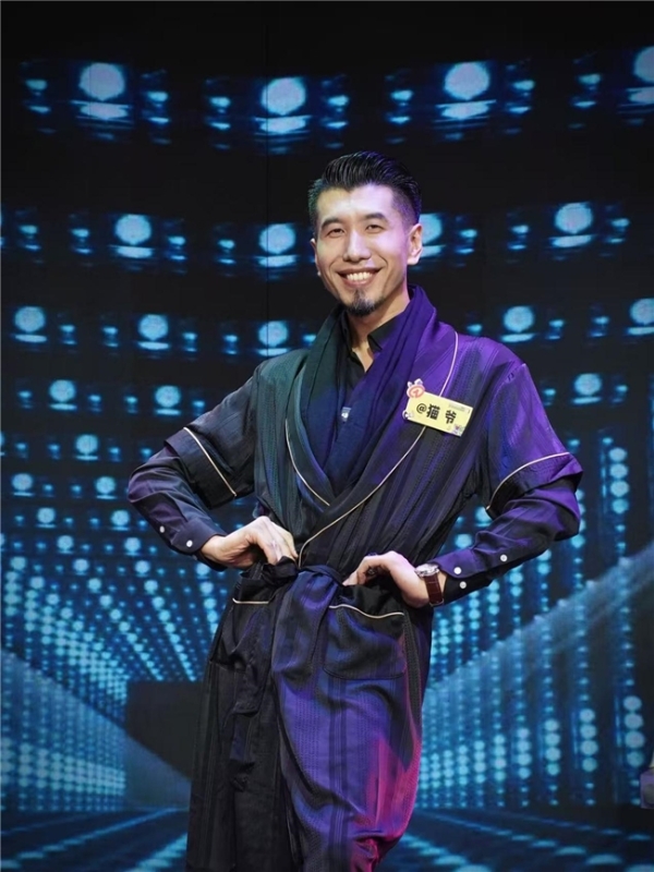 《单排喜剧大赛2》抖音首播炸场！全民造星引爆追综热潮