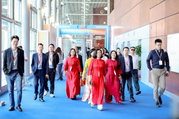 5.22万人潮涌动，超千万次云端围观！CEIC 2025圆满落幕！ 