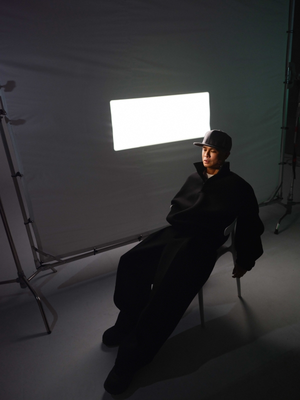 侧田时隔三年再发新歌获天王天后支持 签约新经纪公司重新出发 