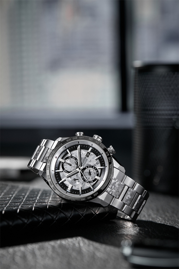 白金闪耀，绘腕间月辉 西铁城ATTESA系列再结晶钛新色工艺 