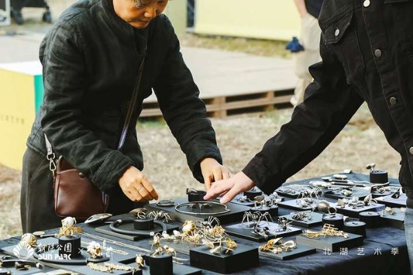 北湖艺术季温暖落幕，以艺术织就秋日诗意长卷，激活城市“第三生活空间”