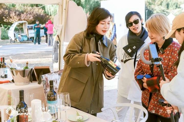 北湖艺术季温暖落幕，以艺术织就秋日诗意长卷，激活城市“第三生活空间”