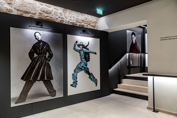 安踏携手Kris Van Assche共创系列正式上市，首发登陆DSM巴黎旗舰店 