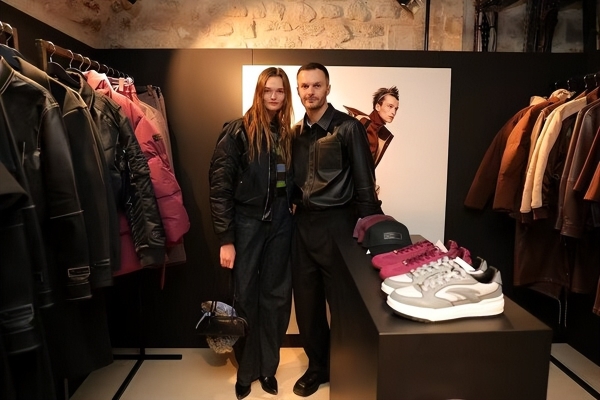 安踏携手Kris Van Assche共创系列正式上市，首发登陆DSM巴黎旗舰店 