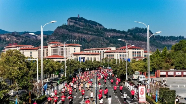 2025宁都红色马拉松激情开跑 