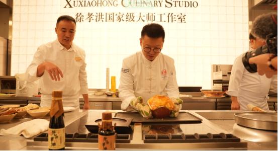 从百厨夺冠到非遗盛宴：徐孝洪让川扬风味与百年酱香共振 