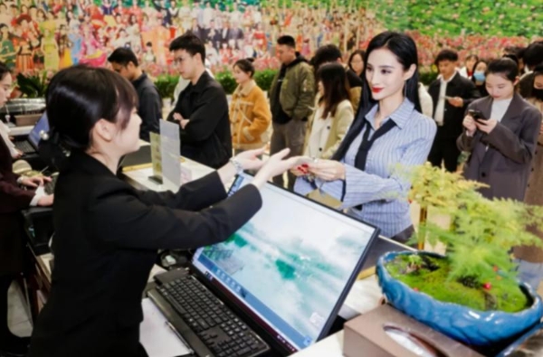 宇宙中心森林氧吧房重磅上线，打造全球康养旅居新标杆 