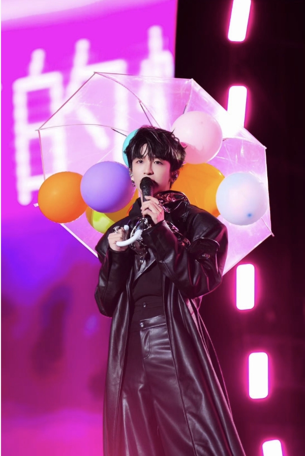 2025微博大眼音乐节创南京音乐节单日人数纪录，星粉共创引领音乐节新潮流 