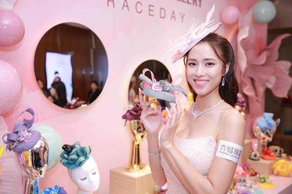 2025六福珠宝赛马日星光熠熠 歌影视红星钟嘉欣盛装主礼 