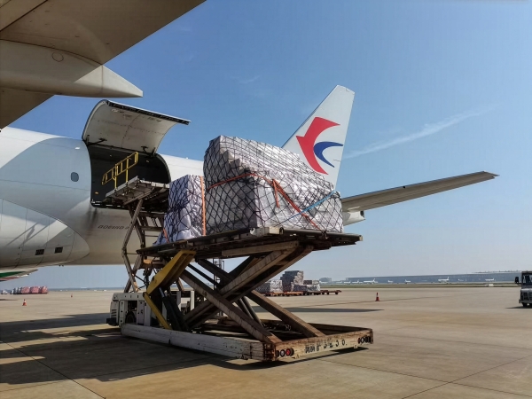 中国东航开通首条中东第五航权货运航线 打造“一带一路”物流新动脉