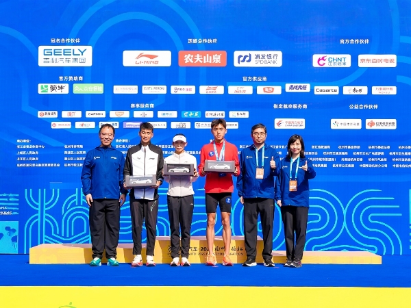 10月销量再破纪录！吉利汽车·2025杭州马拉松正式开跑