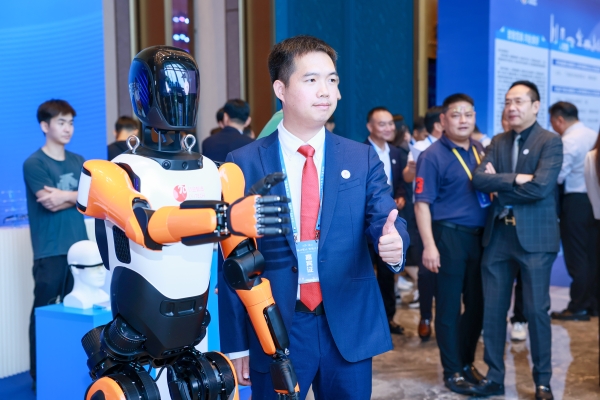 11月1日，东莞迎来第三个“东莞民营企业家日”