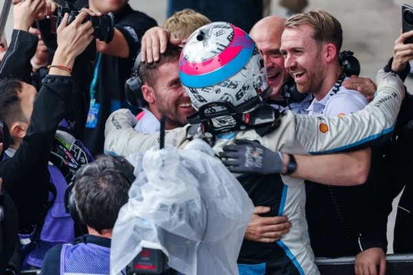 巅峰对决耀湘江，2025湖南株洲国际赛车周圆满收官