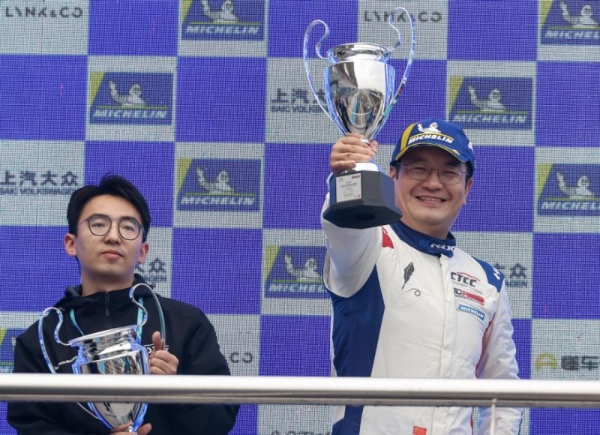 巅峰对决耀湘江，2025湖南株洲国际赛车周圆满收官