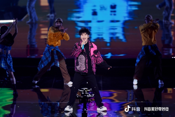 2025抖音美好奇妙夜收官，哪首歌是你的青春旋律