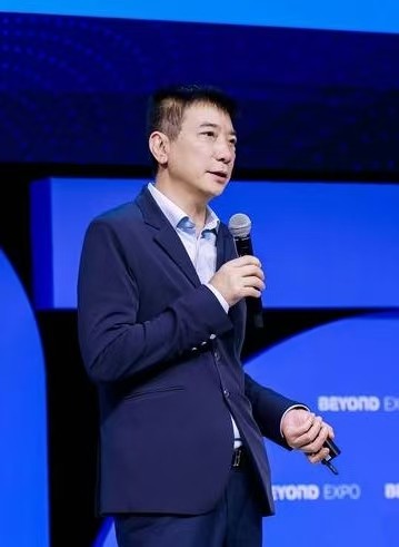 从地摊走出去的商业大佬