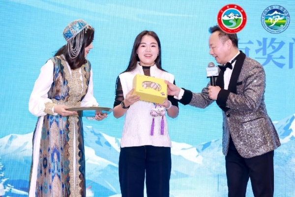 “冰雪胜境 美哉伊犁”2025伊犁冬季文旅推介会璀璨绽放北京