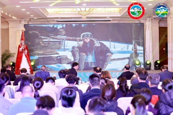 “冰雪胜境 美哉伊犁”2025伊犁冬季文旅推介会璀璨绽放北京