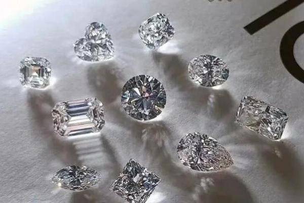 天然钻石10月价格报告：0.50ct降2.8%，3.00ct逆势上扬 