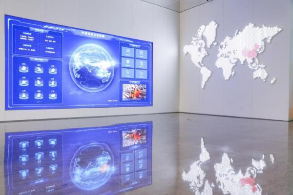 智能驱鸟机器人上线，护航机场安全 