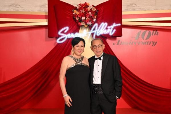 “相互尊重”是答案：杨受成伉俪红宝石婚，诠释婚姻长久之道 