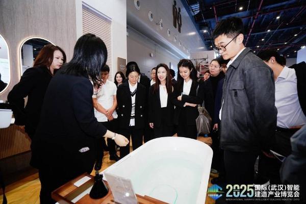 恩仕全景智慧浴室亮相武汉智博会，助力智造“好房子” 