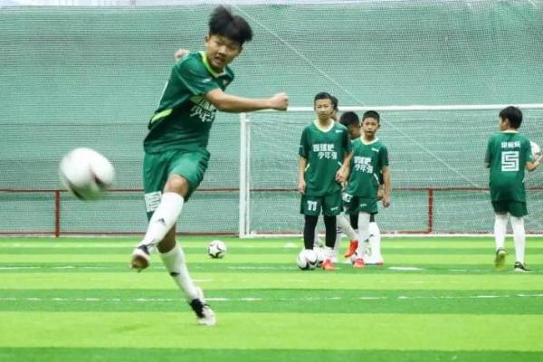 草原涓滴汇奔流——蒙牛营养普惠工程荣获第二届“内蒙古慈善奖” 