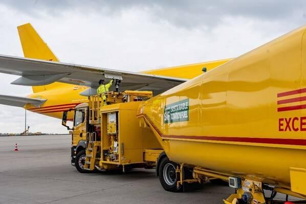 以"新质生产力"驱动物流行业高质量发展，DHL快递携创新科技与绿色方案亮相第八届进博会 