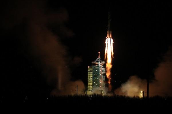 尚驰集团携手中国航天丨观摩神舟二十一号发射现场 