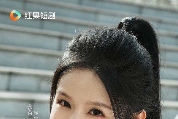 《像烟花一样灿烂》：叛逆女儿穿越遇亲妈，携手“烟花小队”重启青春 