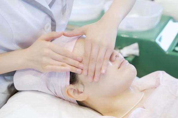 樊文花面部护理以标准立标杆，核心拟定的《美业连锁门店店长岗位要求》团体标准重磅发布 