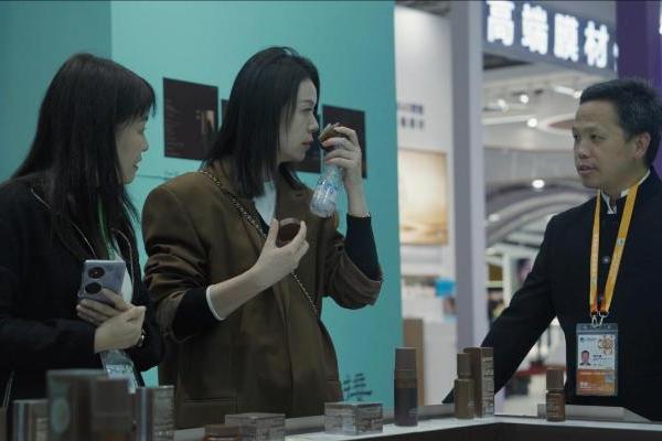 古中医护肤惊艳国际舞台，厚古亮相第八届中国国际进口博览会 