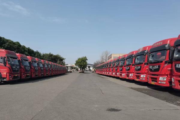 峨胜物流解锁新运力：东风天龙新能源助力乐山水泥运输成本直降75% 