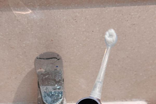 牙龈敏感如何选牙刷？五大品牌横评，锐舞电动牙刷优势明显