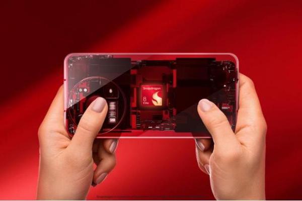 第五代骁龙8至尊版成旗舰“底座”，手机竞争迈入体验精细化时代