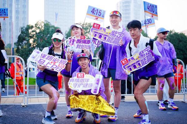 紫气“冠”金陵：富光以专属纪念杯，致敬2025南马热血时光 