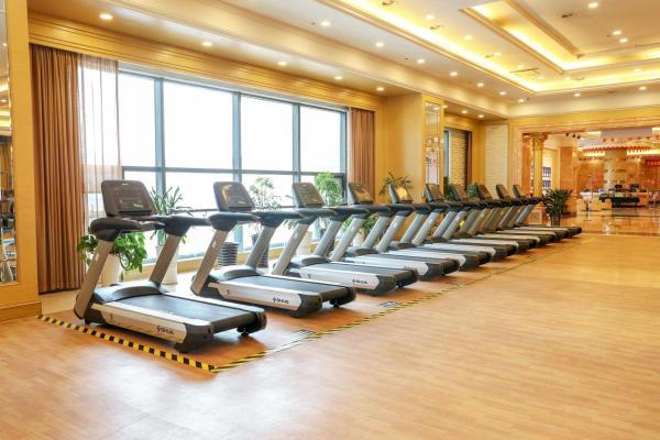 世锦赛落幕！舒华冠军品质专业护航，中国健身比基尼项目实现新突破 