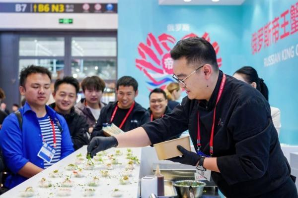 俄罗斯帝王蟹化身甜蜜“诱惑”亮相渔博会，供应链+文化双赋能引爆市场 